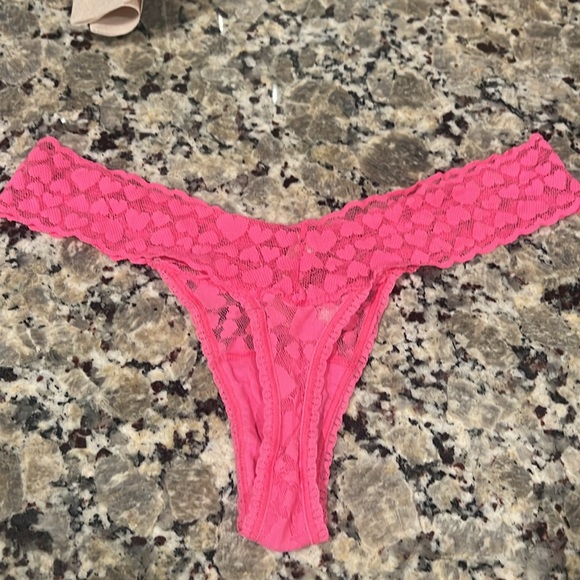New without tags Victoria’s Secret thong - Picture 2 of 2